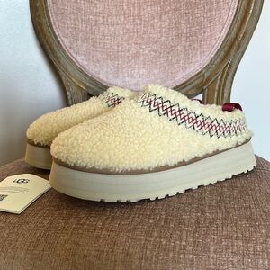 UGG Women's Tazz Slip On Braid Cozy Clogs SIZE 9